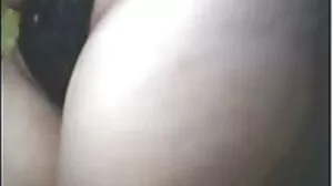 Lia seorang gadis cerita lucah perempuan gemuk nakal yang patut dipukul
