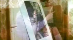 Si comel cerita lucah kakak ku si rambut coklat pergi mental penuh pada zakar hitam