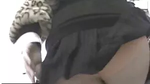 Blonde Roomies Bekerjasama untuk cerita seks cikgu tetek besar ATM Threesome