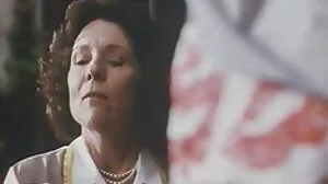Si rambut coklat Syren De Mar mengambil dong Bill Bailey dalam twatnya cerita lucah cikgu bertudung