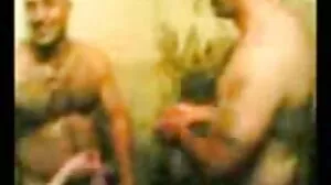 MILF berambut perang terangsang mendapat cerita lucah isteri seksi tetek besarnya kacau